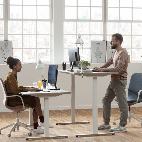 Yükseklik Ayarlı Masa Seçerken Dikkat Edilmesi Gereken 8 Önemli Nokta