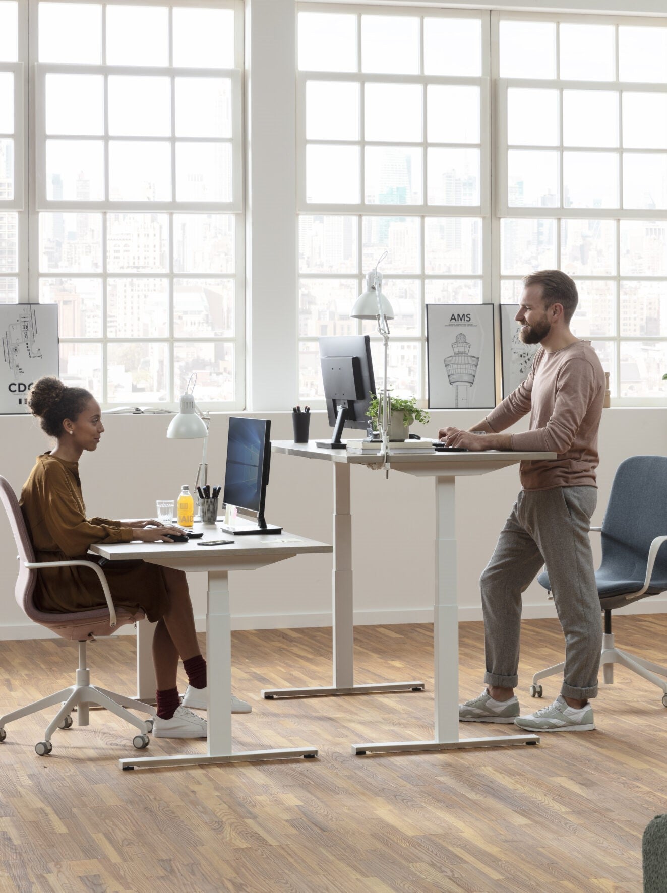 Yükseklik Ayarlı Masa Seçerken Dikkat Edilmesi Gereken 8 Önemli Nokta