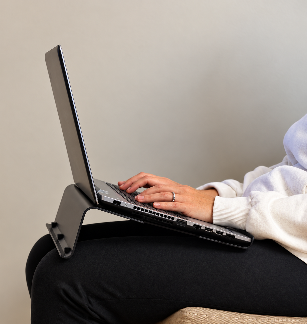 TENEX Breeze Ergonomik Laptop Standı ve Laptop Yükseltici – Hafif, Hava Geçirgen Tasarım
