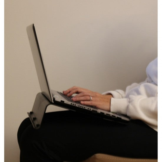 Breeze Laptop Standı – Ergonomik, Hafif ve Hava Geçirgen Tasarım